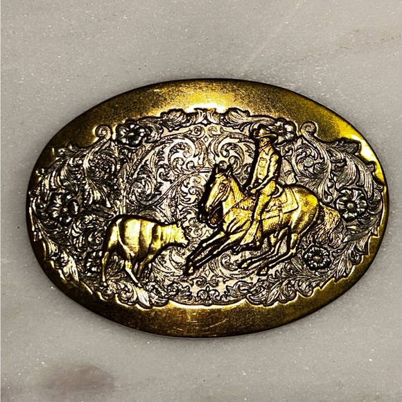 Award Design ~ Western/Cowboy/Bull ~ Gold & Silver Metal Tone ~ 24GP Belt Buckle - Picture 4 of 14